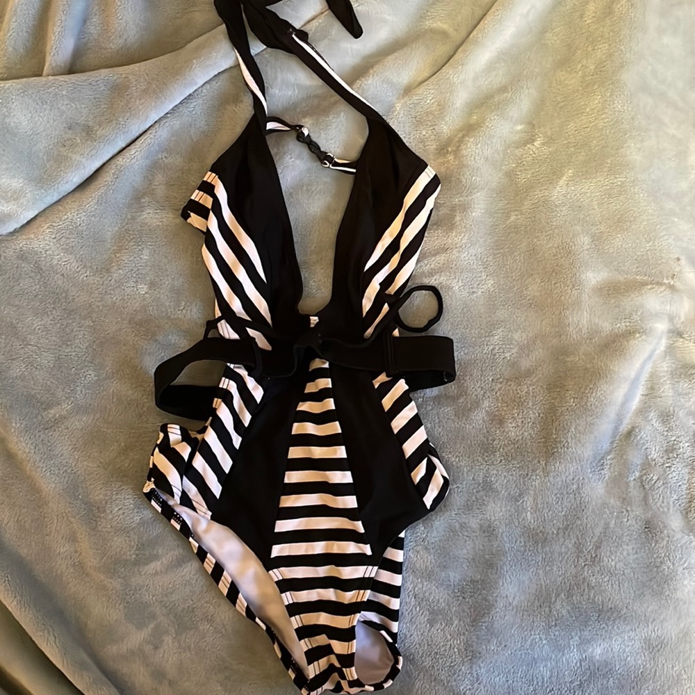 Cut out one piece swimsuit